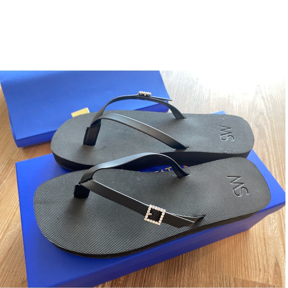 Stuart Weitzman Crystal Thong Flatform Sandal size 7
